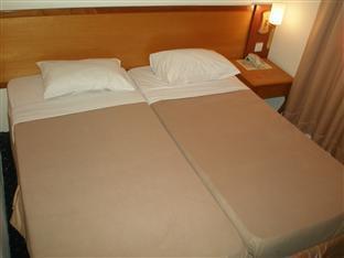 Sri Sutra Hotel Bandar Puchong Utama Экстерьер фото
